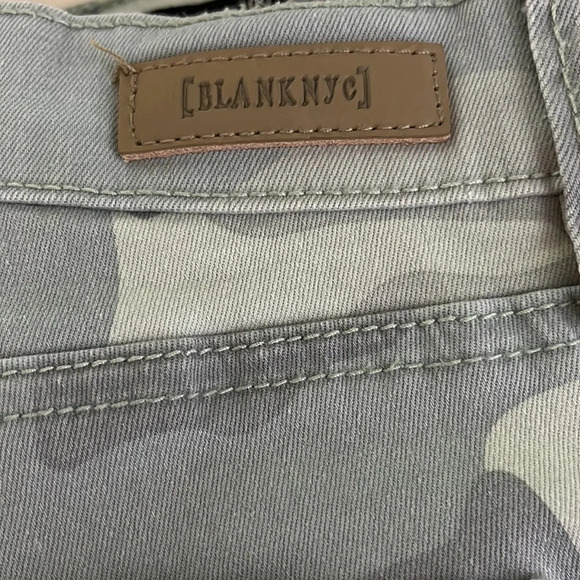 Blank NYC The Sullivan Camo Skinny Ankle Jeans in Light Green - Size 29 - Picture 7 of 9